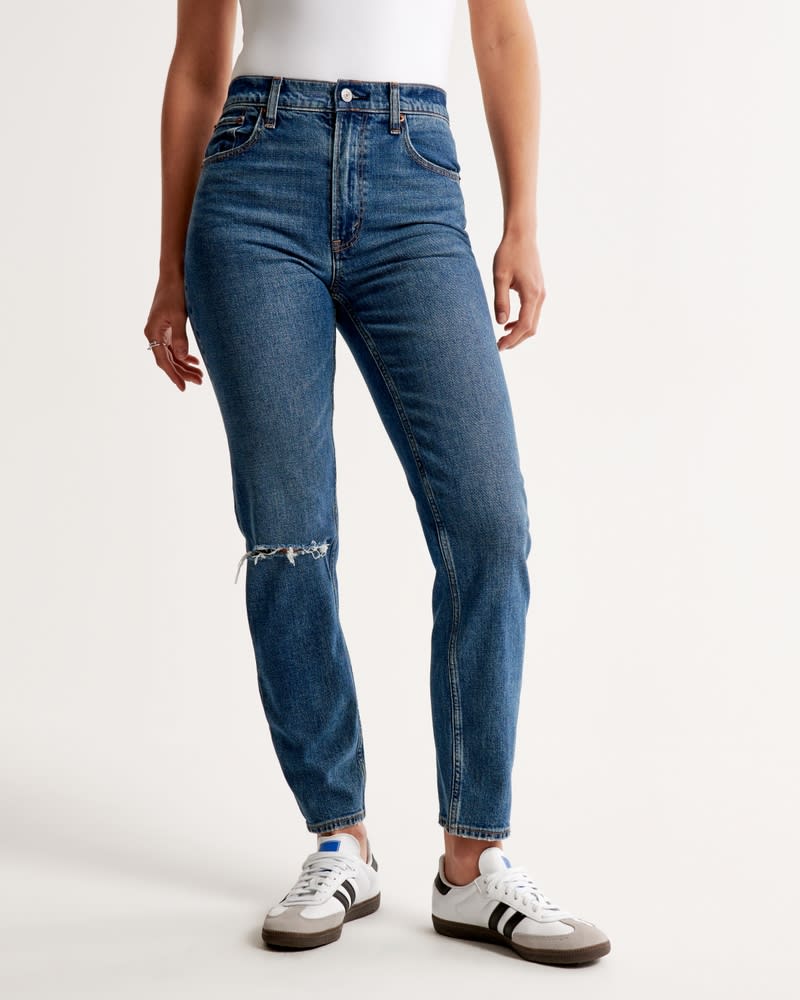Levi's® HIGH WAISTED MOM - Jeans Tapered Fit - blue denim