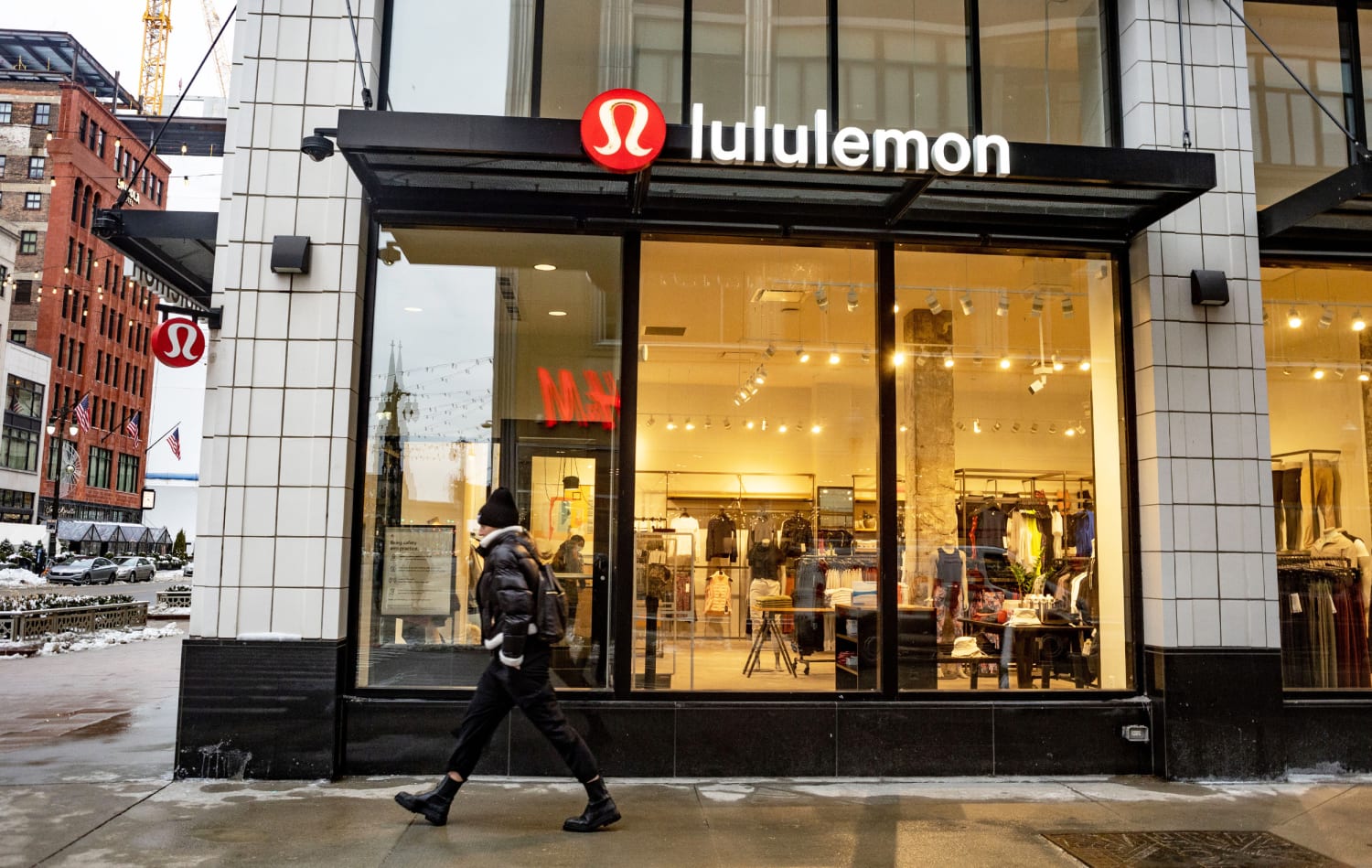 Lululemon's newly renovated AND expanded store is now OPEN! 😊✨ Come check  out their new look, located near the Food Court. Psst. C