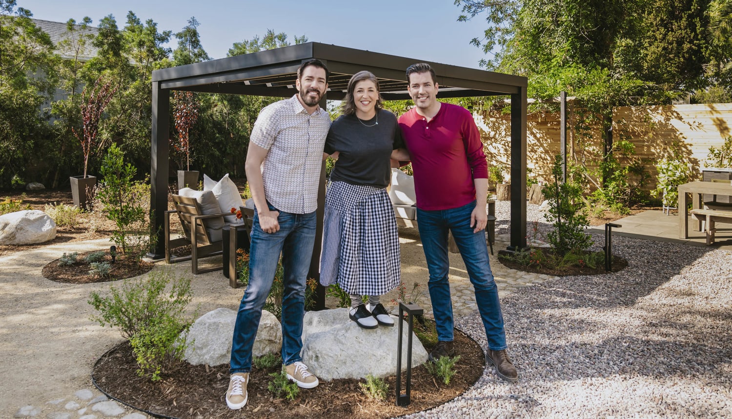 Mayim Bialik and the Property Brothers Complete a Backyard Makeover: Before  and After Pics