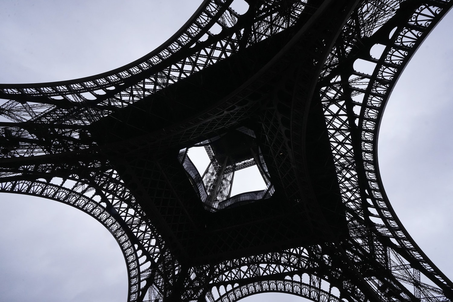 The man who built the Eiffel Tower with 700,000 matchsticks has a world record after all