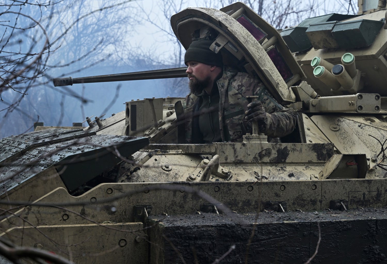 Ukraina menarik unitnya dari beberapa bagian Avdiivka dan mengirimkan brigade khusus saat Rusia mendekat