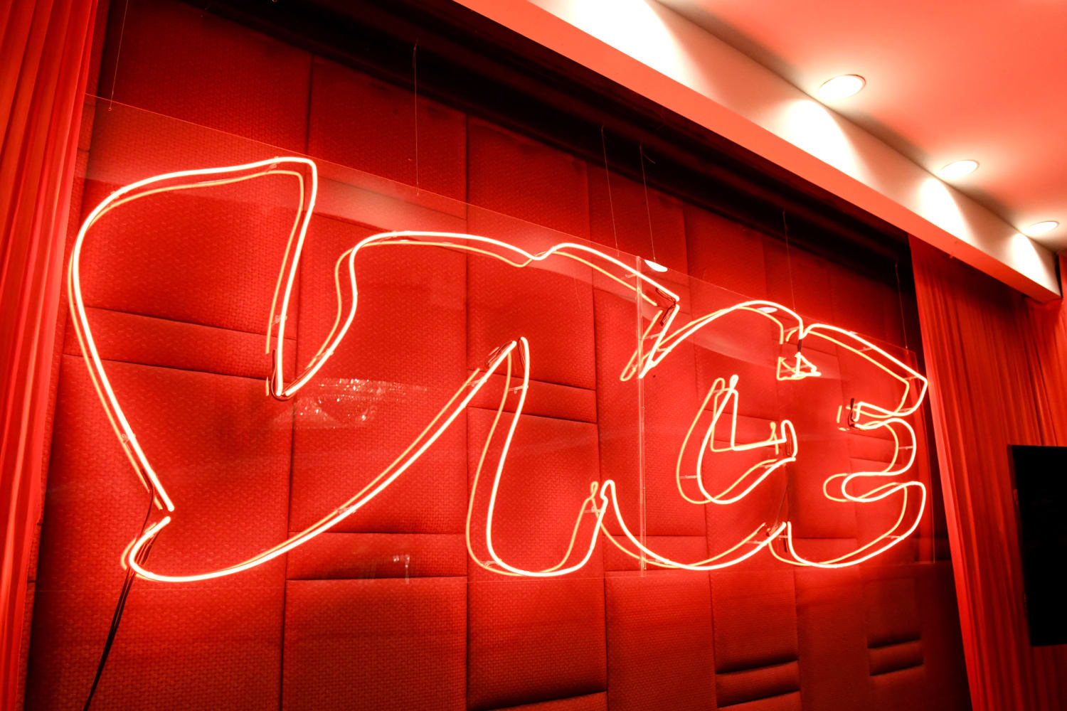 Vice Media plans to cut hundreds of jobs, stop publishing on
