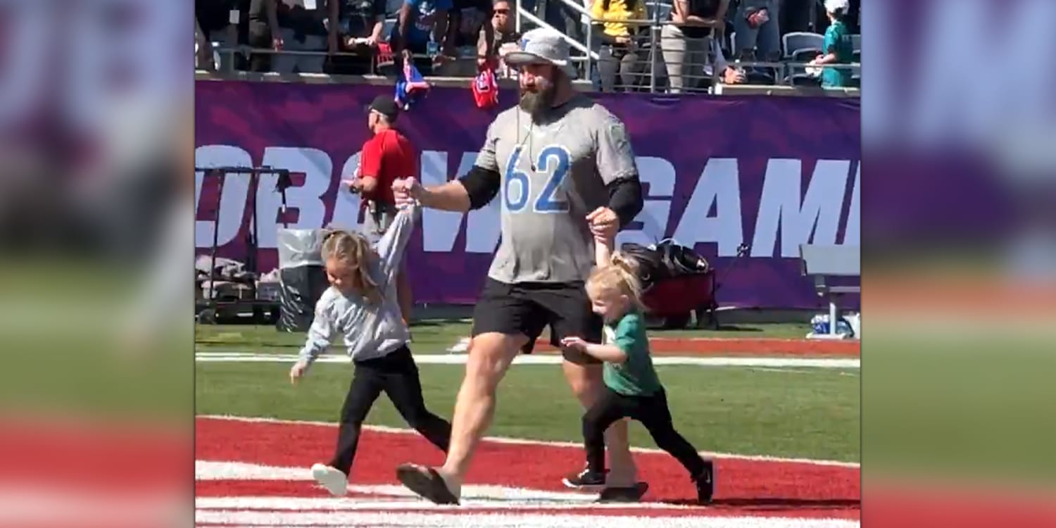 Jason Kelce and family do Disney World … and eat a lot of snacks along the way