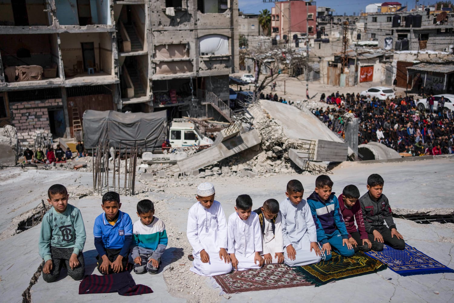 Ramadan in Gaza: Palestinians rapid amid warfare, devastation and looming famine