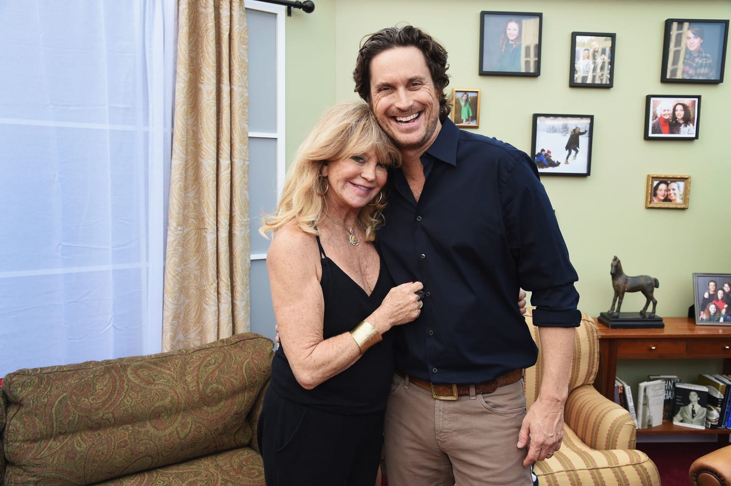 Oliver Hudson opens up about childhood 'trauma' he experienced with mom Goldie Hawn