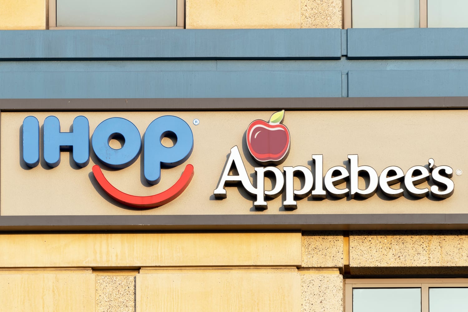 AppleHOP? Applebee's and IHOP are opening joint restaurants