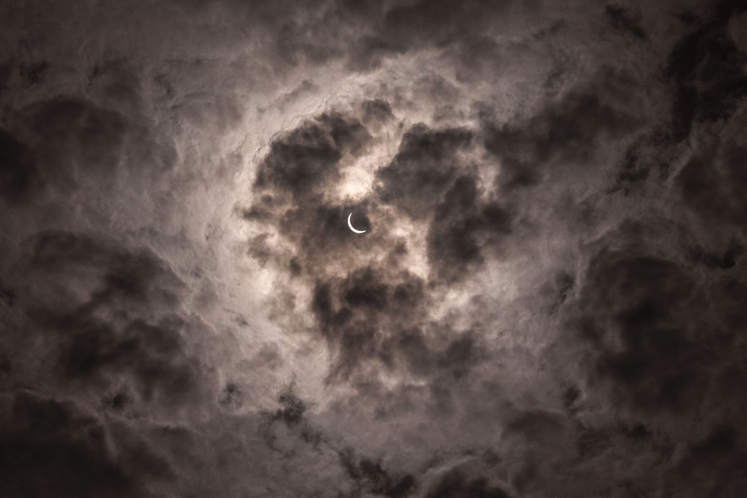 Solar eclipse 2024: Photos from the path of totality and elsewhere in the  U.S.