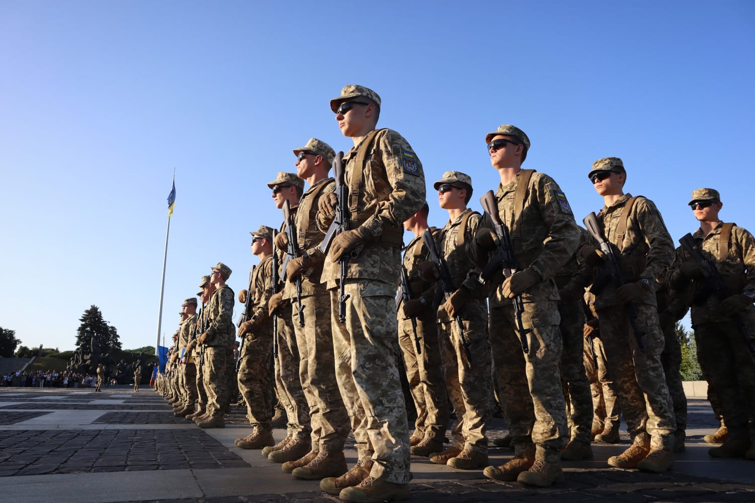 Украинският парламент одобри закон за укрепване на наборната служба и попълване на военните звания
