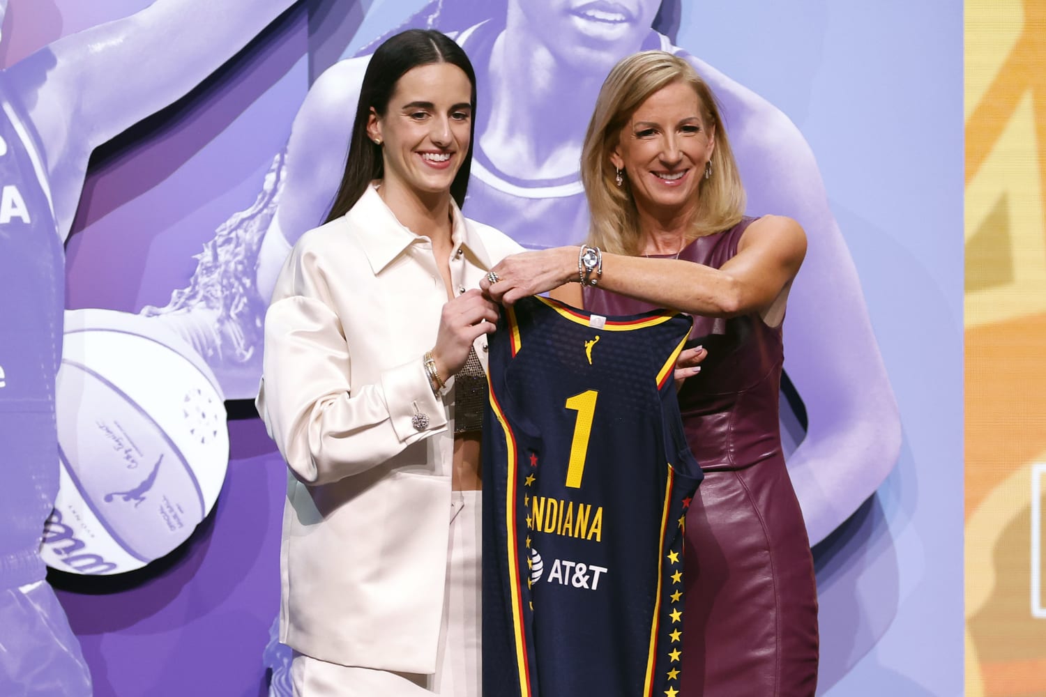 Indiana Fever selects Caitlin Clark as No. 1 WNBA draft pick