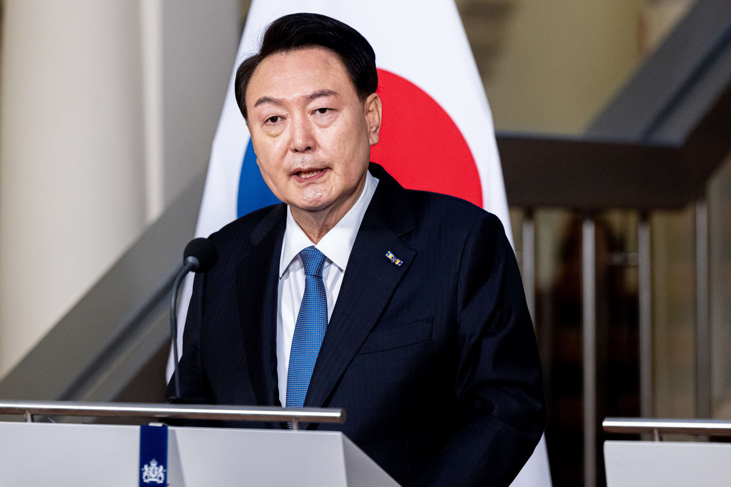 한국 대통령, 대선 충격 이후 경제에 집중하겠다고 약속