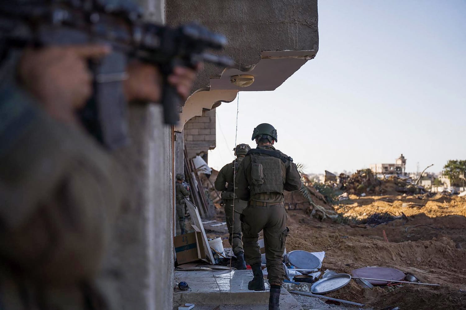 El ejército israelí recupera los cuerpos de 3 rehenes más de Gaza