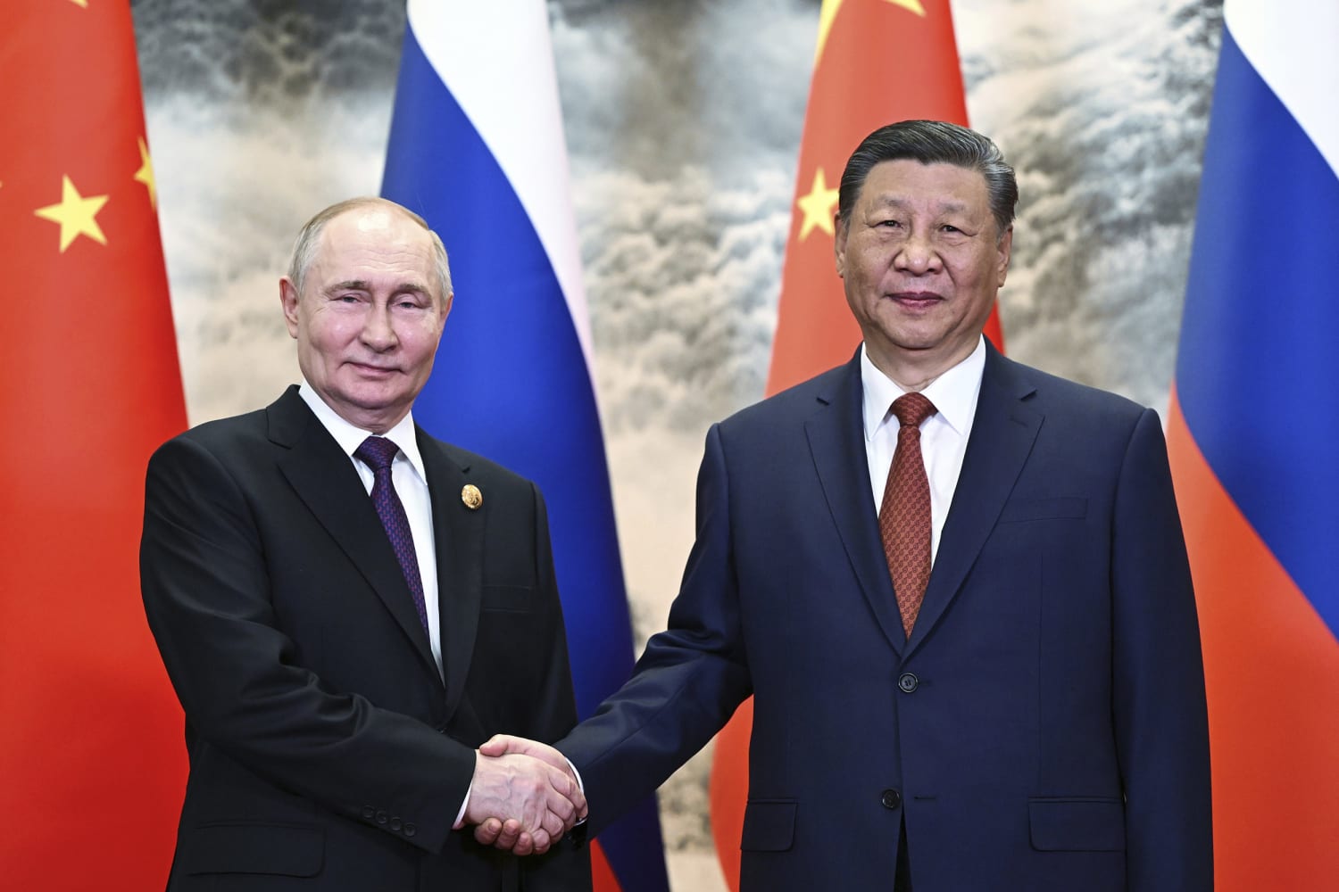 Putin i Xi zgadzają się na pogłębianie partnerstwa w miarę postępów Rosji na Ukrainie