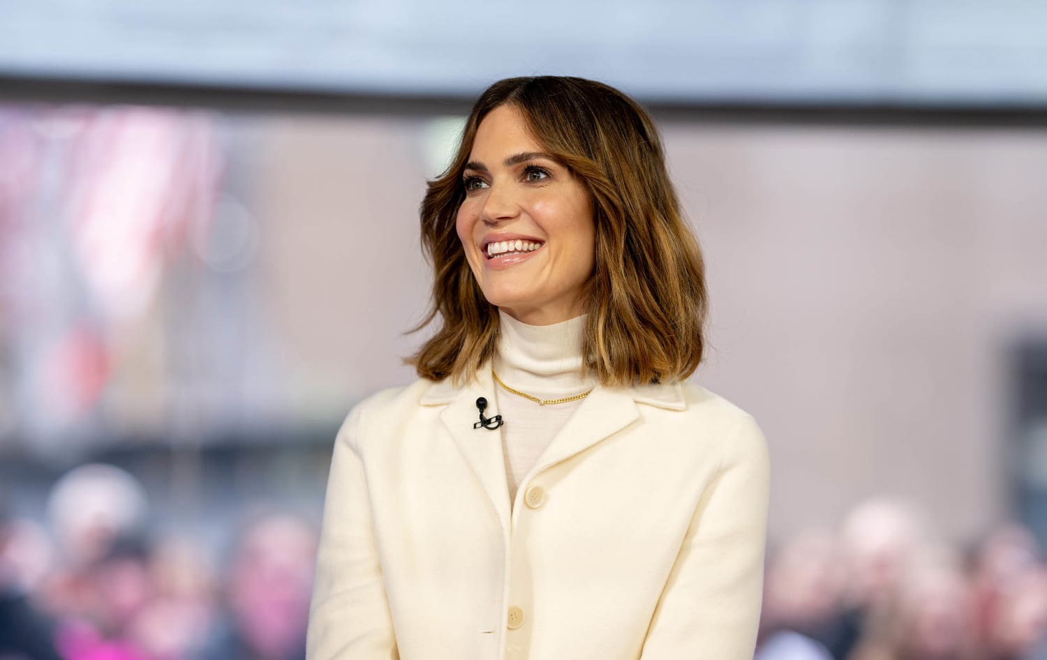 Mandy Moore shares first baby bump pic since announcing pregnancy