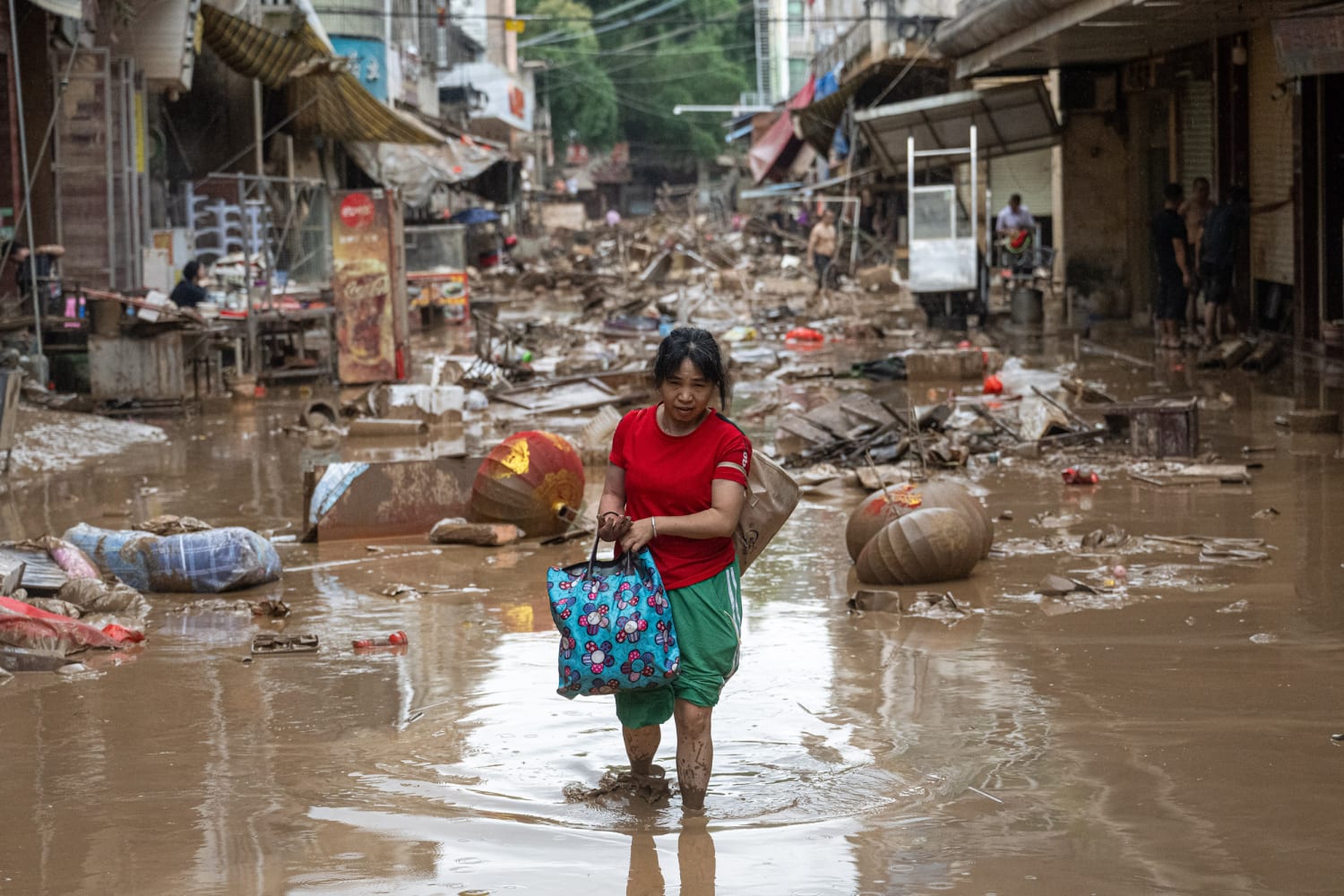 Historic flooding in southern China, Guangdong, kills 47