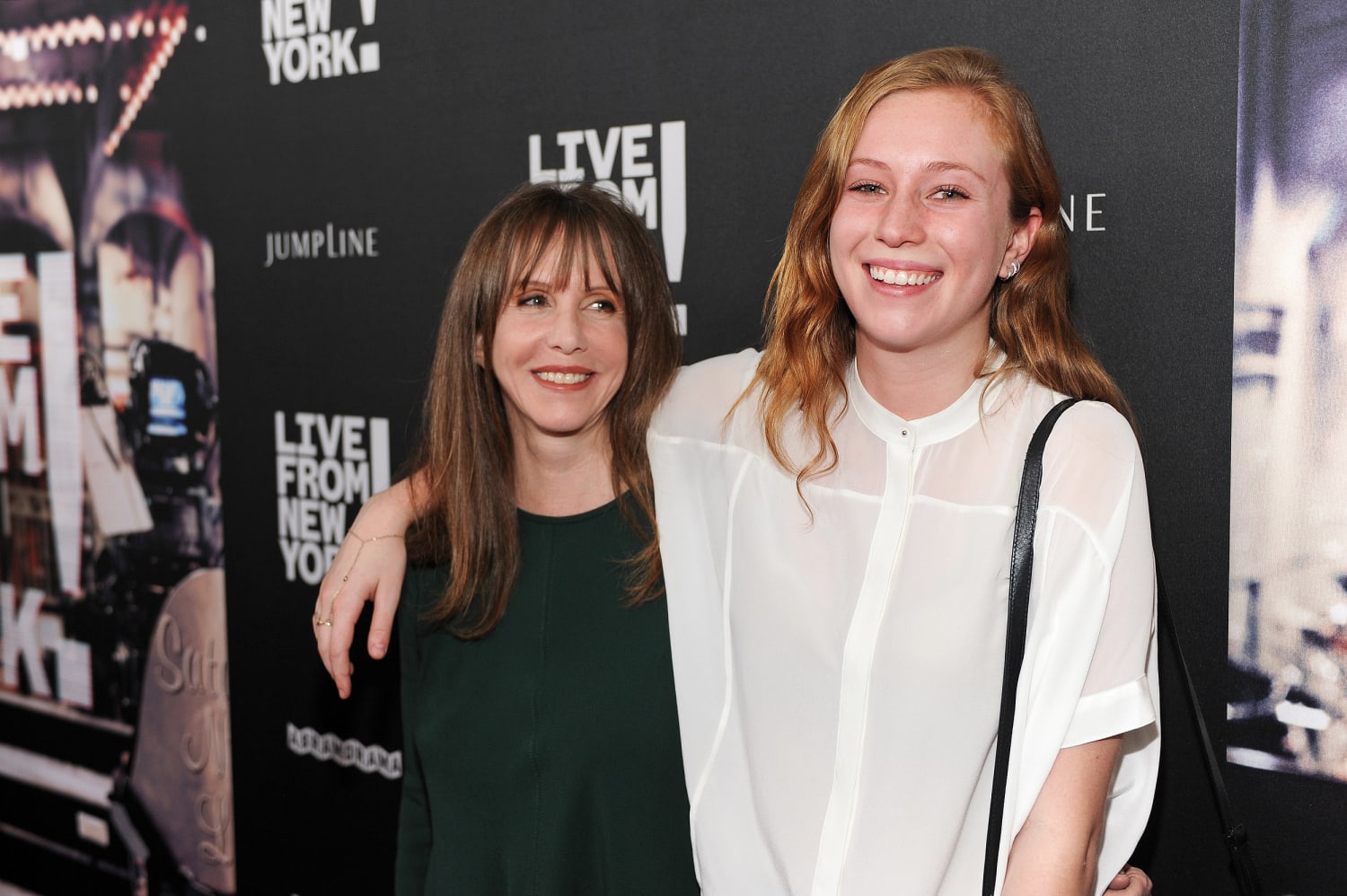 'Hacks' star Hannah Einbinder shares pics of mom Laraine Newman reacting to her cover story