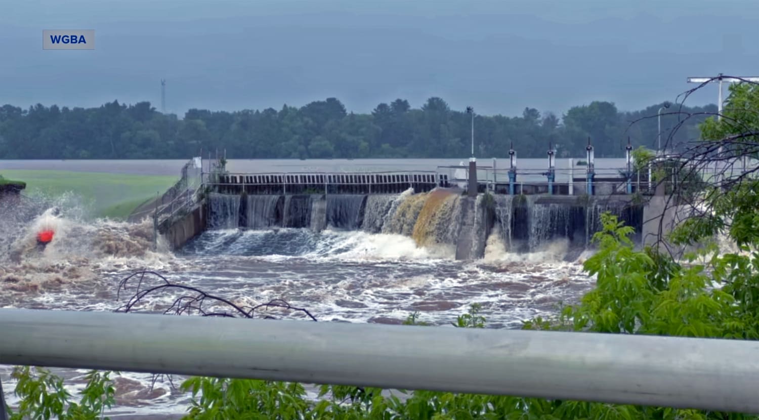 Floods Fail Area Around Wisconsin Dam, Triggers Evacuation