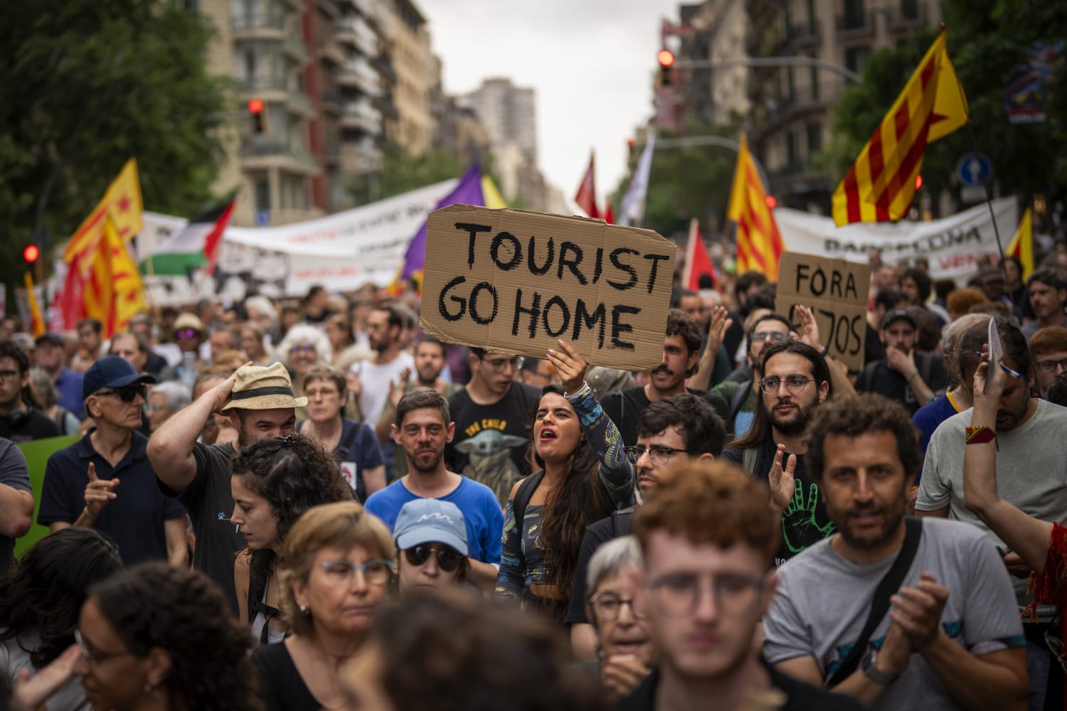 240721-barcelona-tourism-aa-c57ff2.jpg