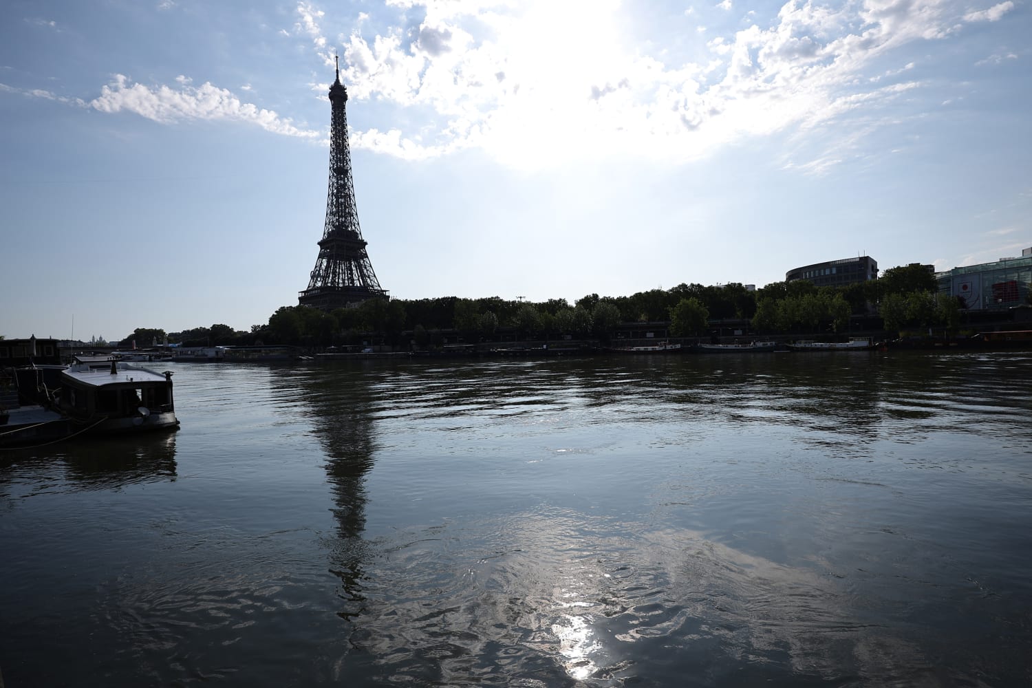 La compétition olympique de triathlon masculin a été reportée car la Seine est tellement polluée qu’il est sécuritaire de nager