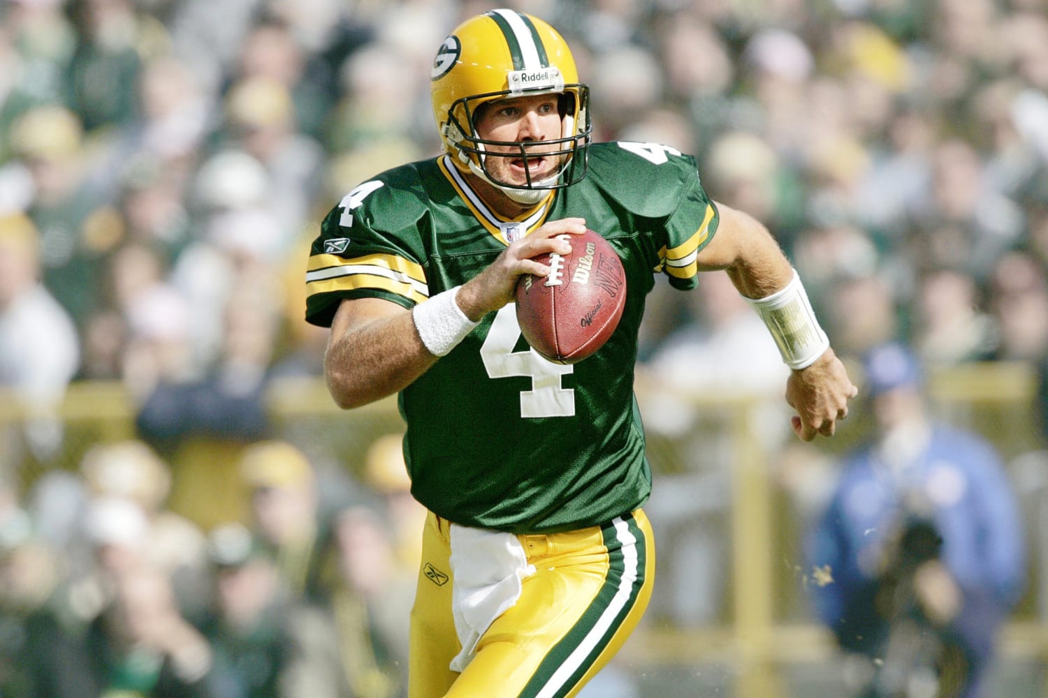 Brett Favre shops