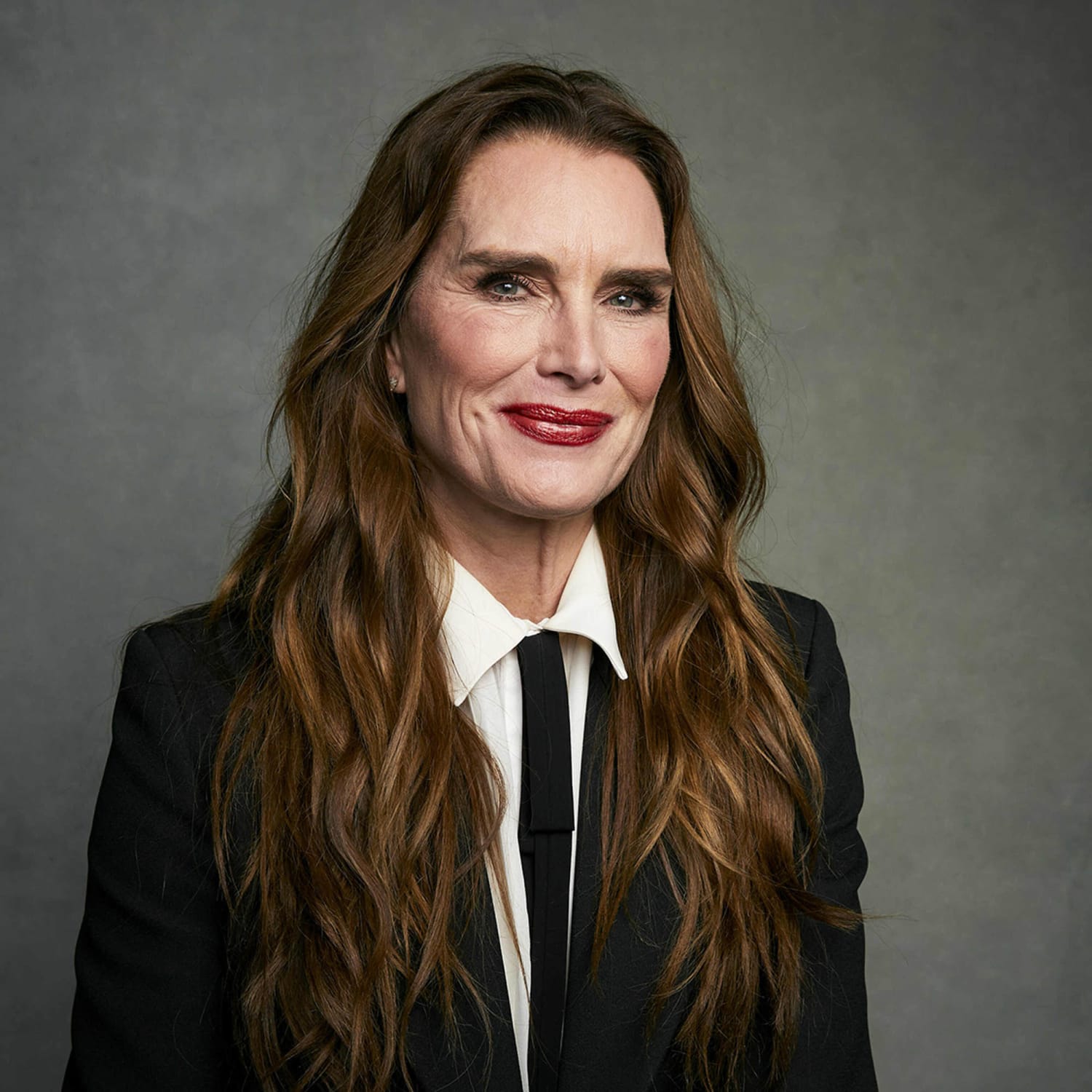 brooke-shields-mc-1x1-240924-01-3779c4.jpg