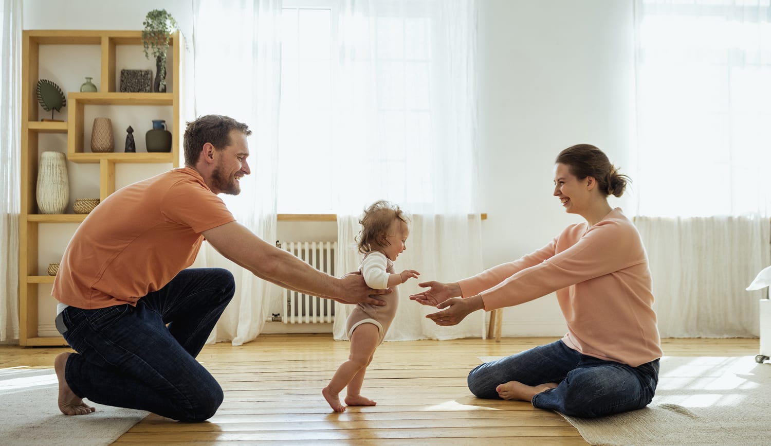 When do babies start walking? A step-by-step guide to your baby's first steps