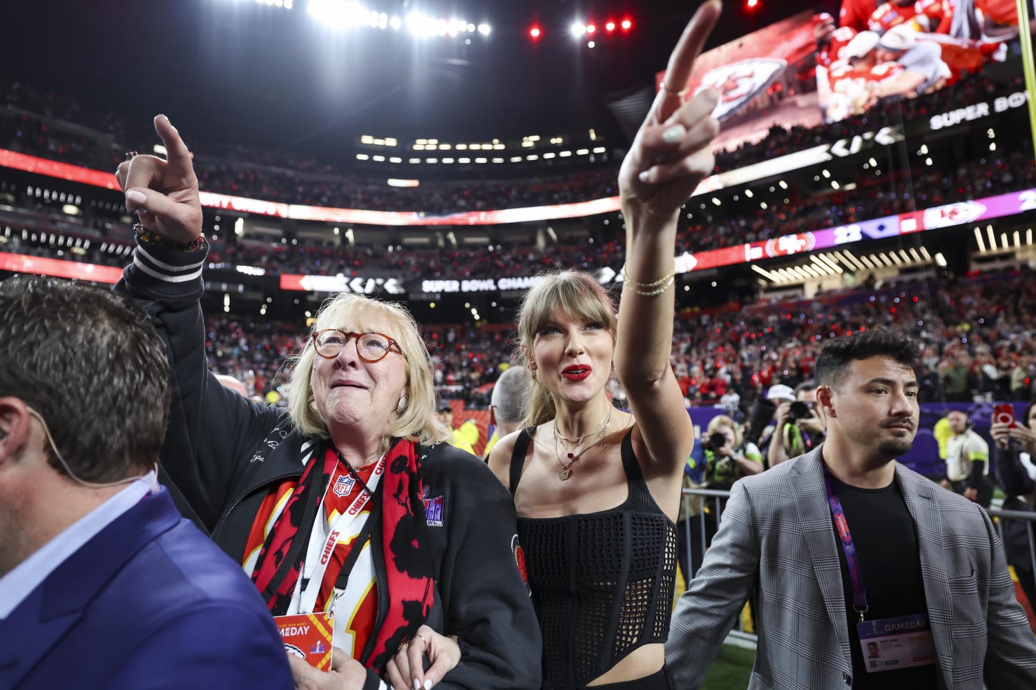 Donna Kelce joins Jason and Kylie Kelce for Taylor Swift's Miami 'Eras Tour' concert