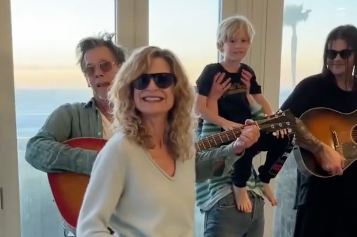 Watch Kevin Bacon and Kyra Sedgwick's 2 kids join them in a family sing-along