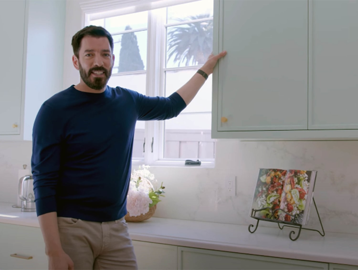 Drew Scott shares the way his toddler's highchair inspired his parents' kitchen design