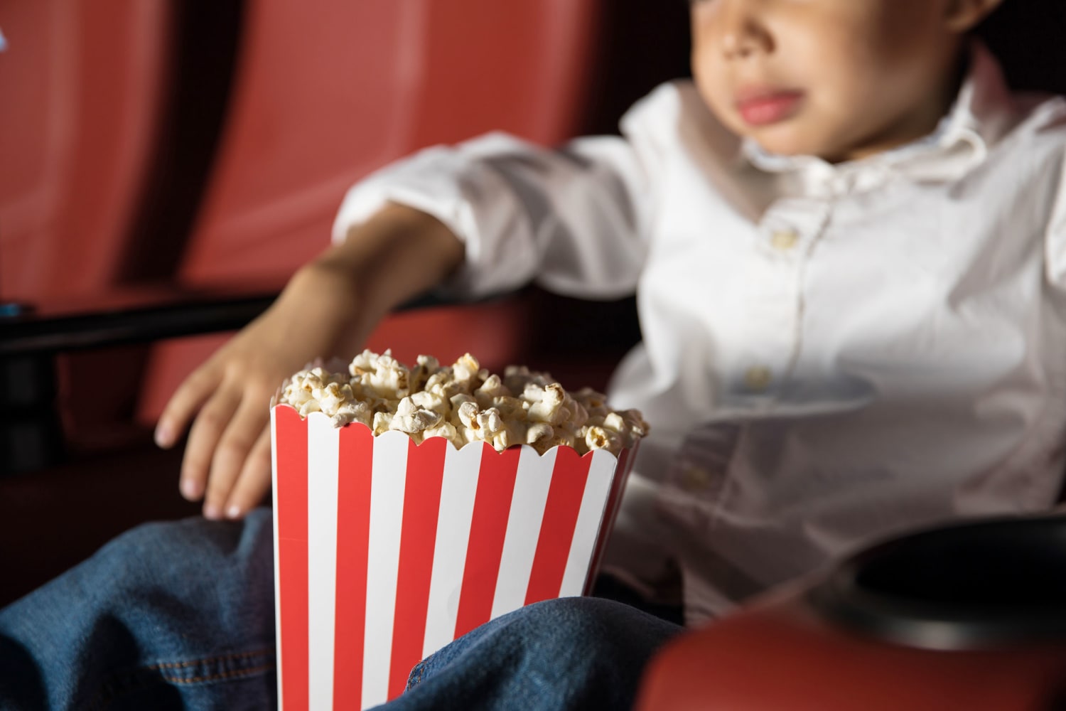 When are kids ready for the movies? A kids-only theater divides the internet 