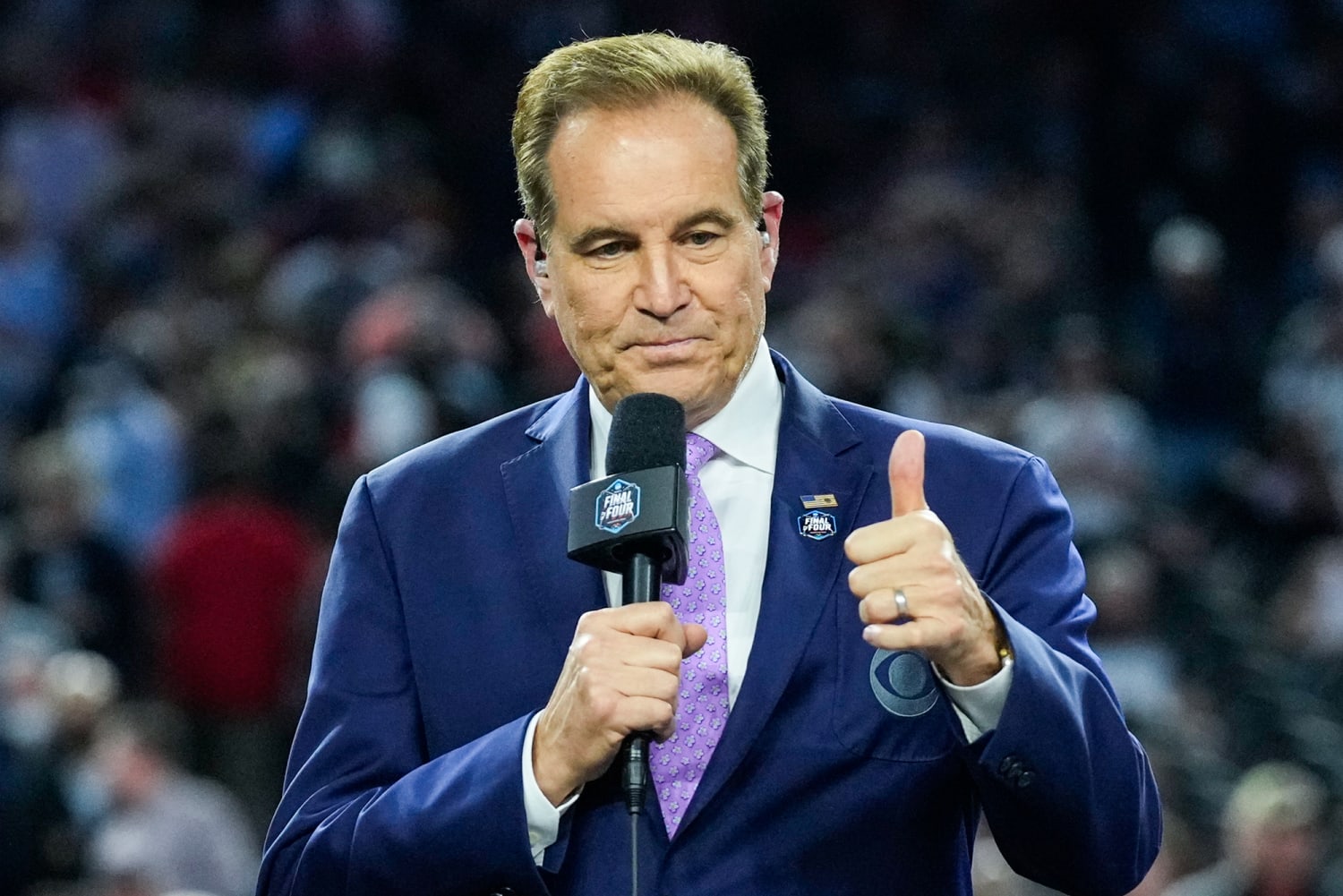 CBS' Jim Nantz will reach a rare broadcasting milestone when he calls his  500th NFL game Sunday