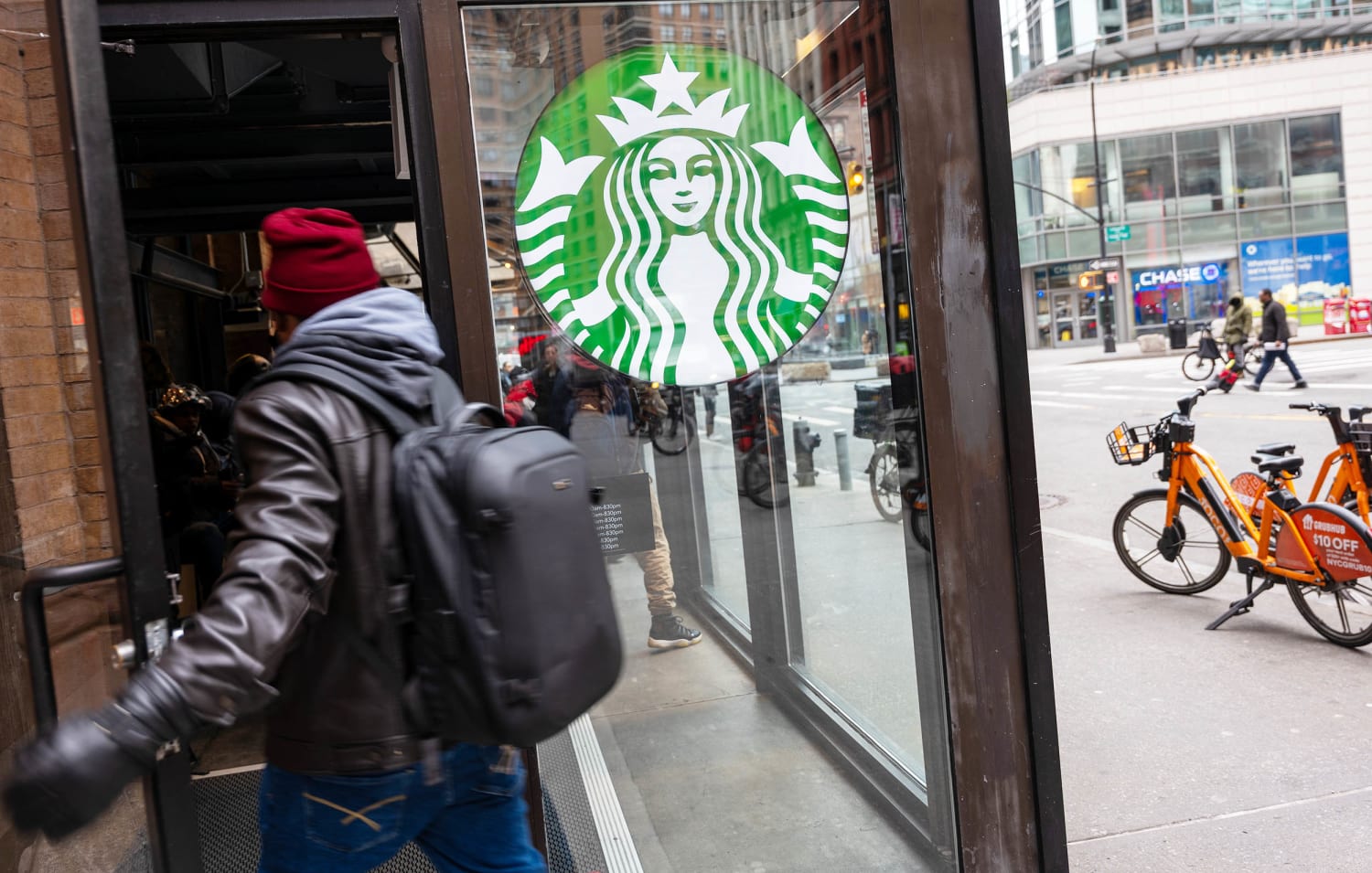 Pay to stay: Starbucks just reversed its open-door policy