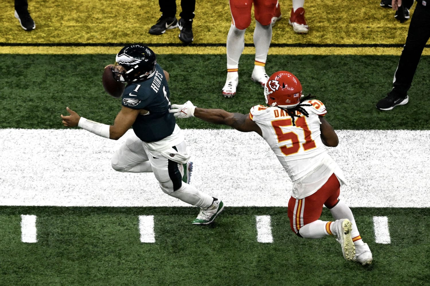 https://media-cldnry.s-nbcnews.com/image/upload/rockcms/2025-02/250209-jalen-hurts-lr-a1b32d.jpg