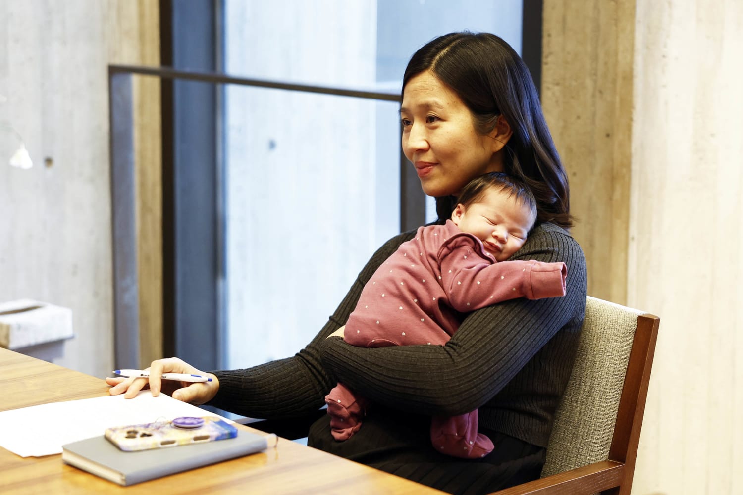 High-profile moms opt to go back to work right after giving birth: Is this a triumph, or trouble?