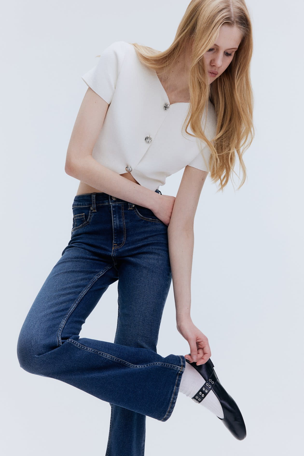 14 best bell-bottoms and flare jeans to add to your wardrobe