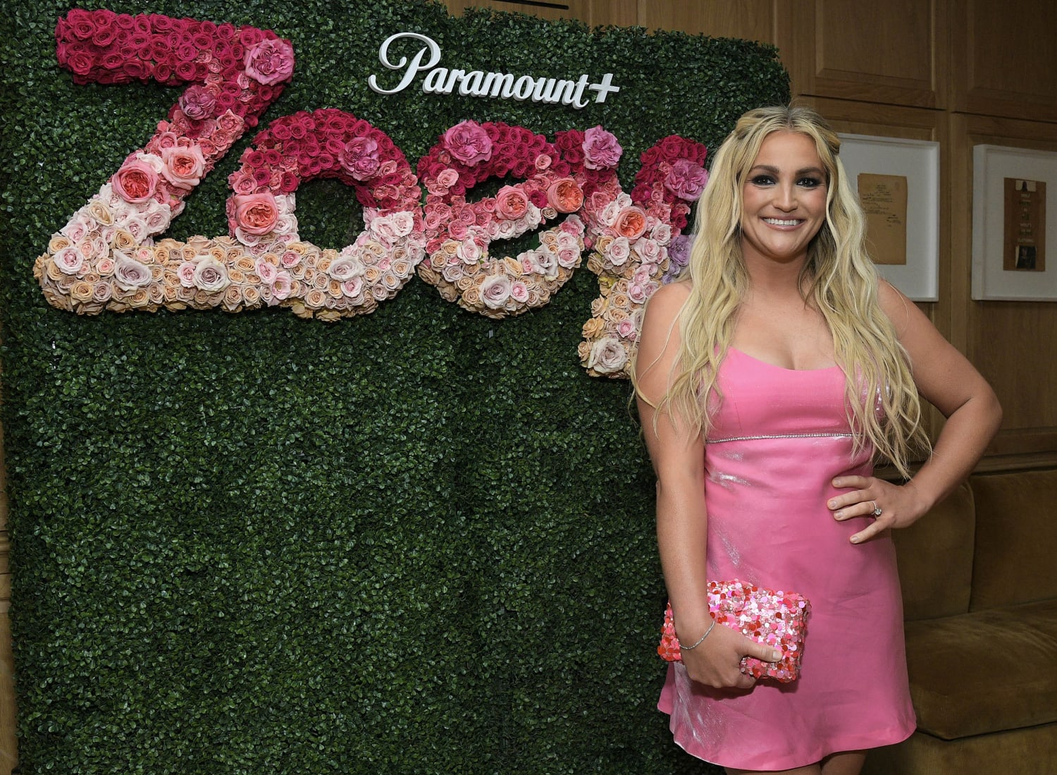 Jamie Lynn Spears' Daughter Maddie Wears Lilac Dress to Prom, image size:1500x1099