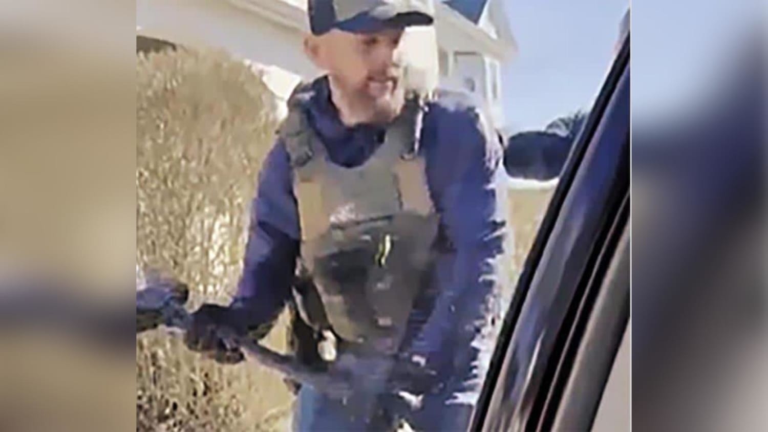 Rompieron la ventana del coche y nos sacaron a rastras”: habla la esposa  del hombre arrestado por ICE en Massachusetts