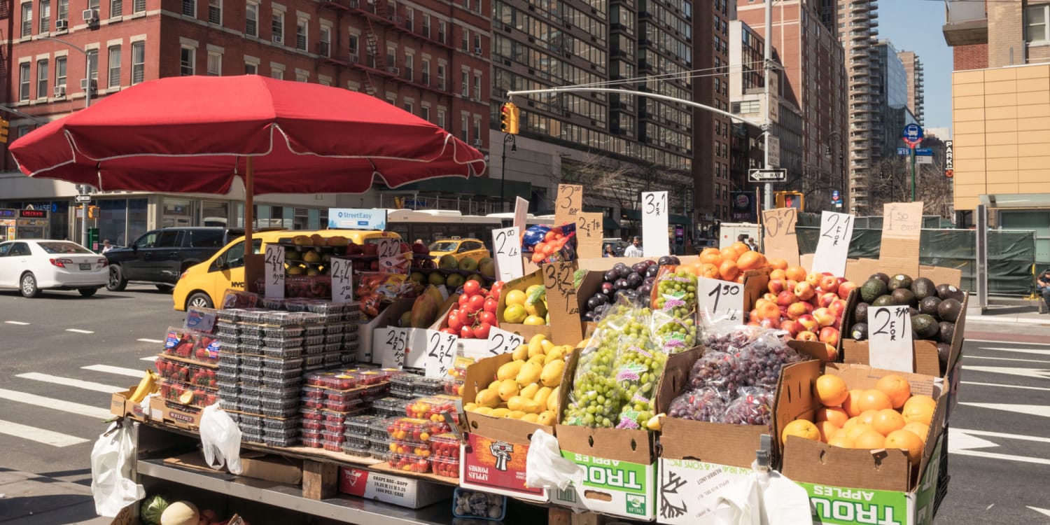 Video about NYC fruit carts sparks backlash: What food is considered 'sanitary'?
