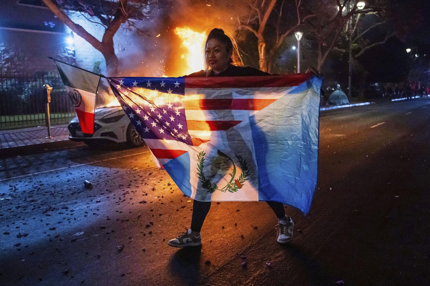 लॉस एंजिल्स की अशांति के बाद राष्ट्रीय आंदोलन के रूप में एंटी-आईसीई विरोध प्रदर्शन देशभर में आयोजित