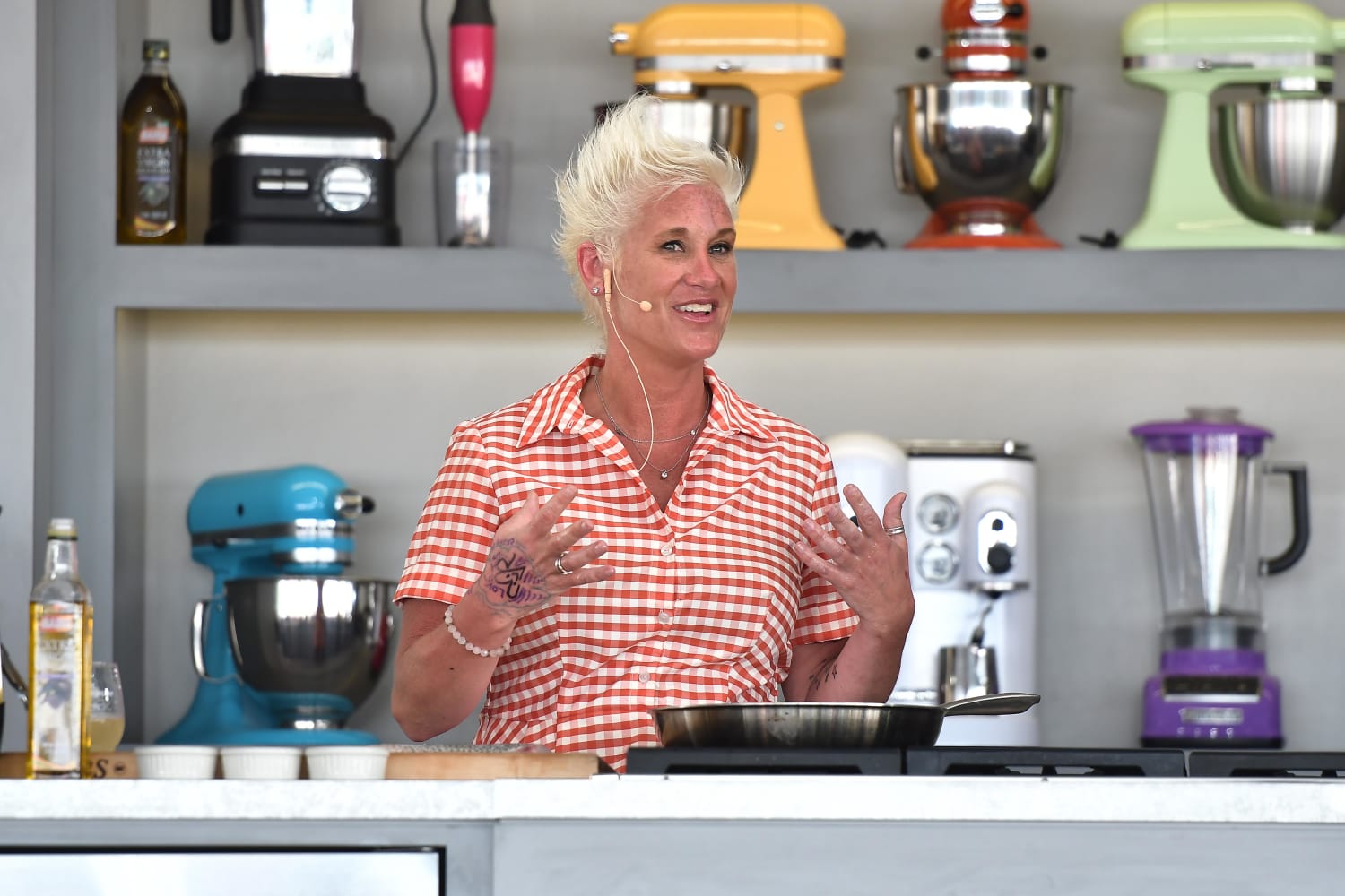 Anne Burrell, Food Network Star and Host of ‘Worst Cooks in America,’ Dies at 55