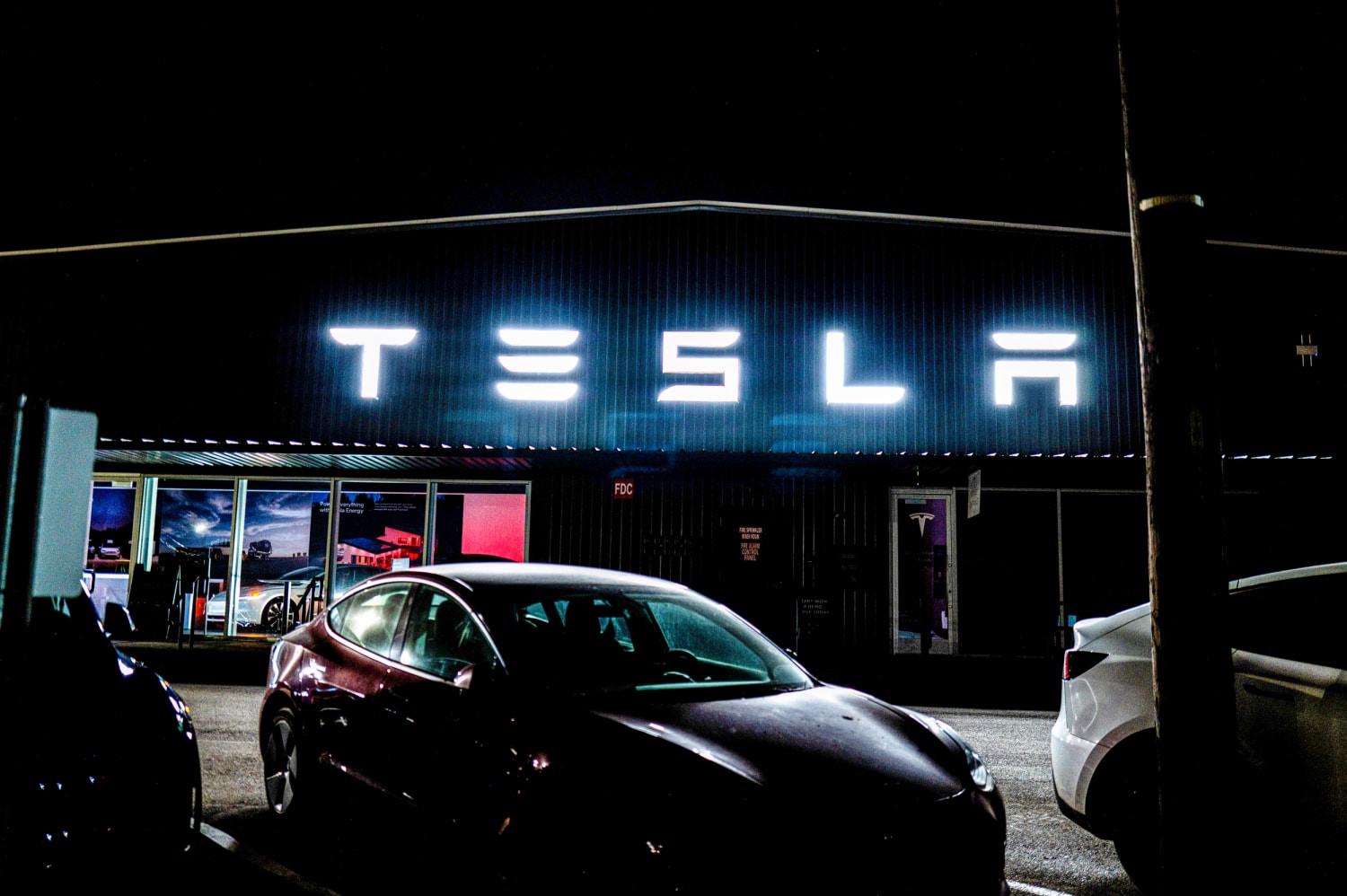 Miami jury finds Tesla partially at fault in Autopilot crash, orders $200 million in punitive damages