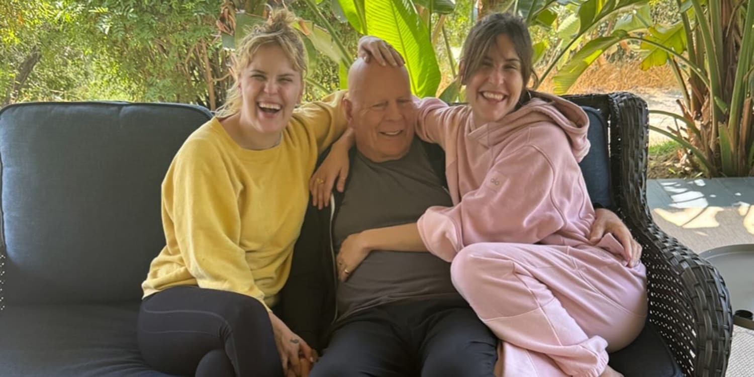 Bruce Willis Laughs With Daughters Scout and Tallulah In New Pic 
