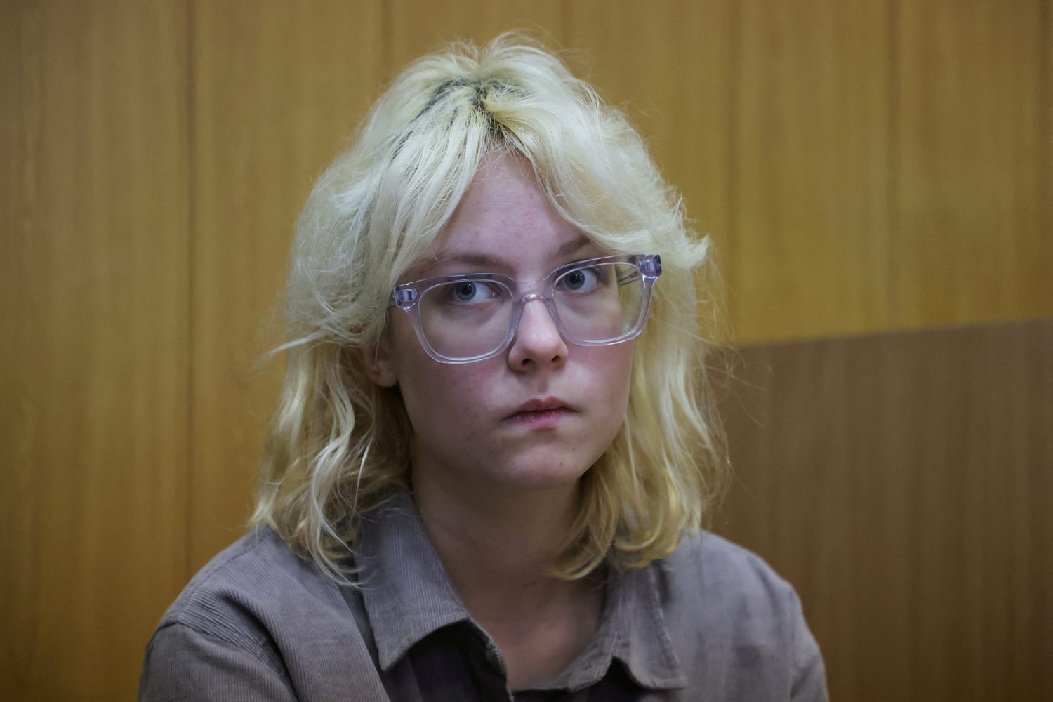 Teenage Russian street musician gets 13 more days in prison after