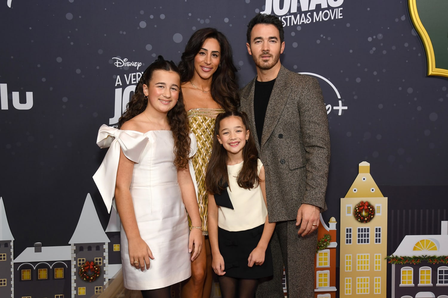 Make Way for the Jonas Sisters: Kevin Jonas's Daughters Appear in New Christmas Movie