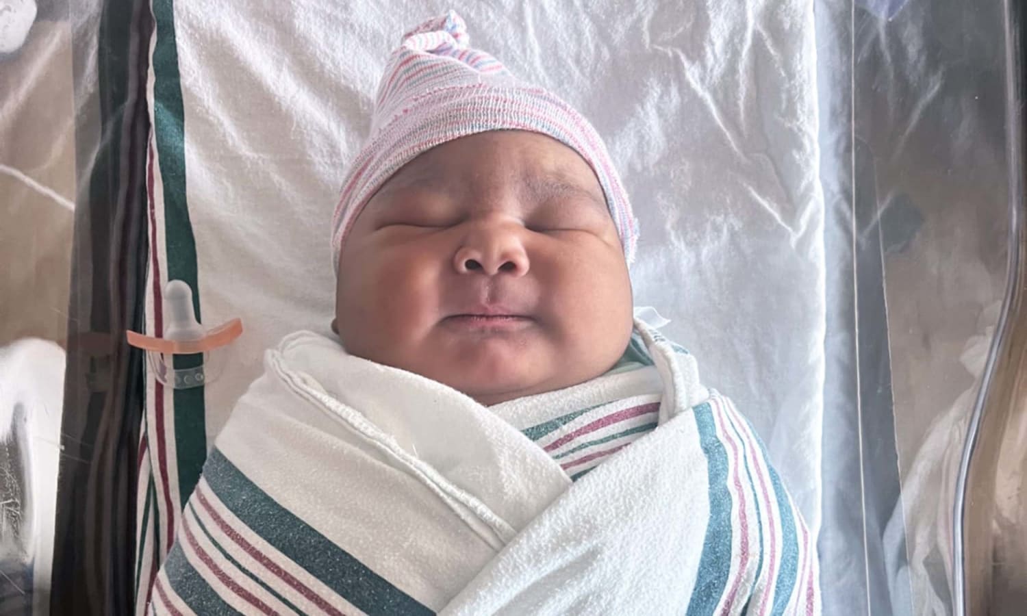 'He Came Out of Me?' Mom Delivers Record-Breaking Baby That Stuns Maternity Ward