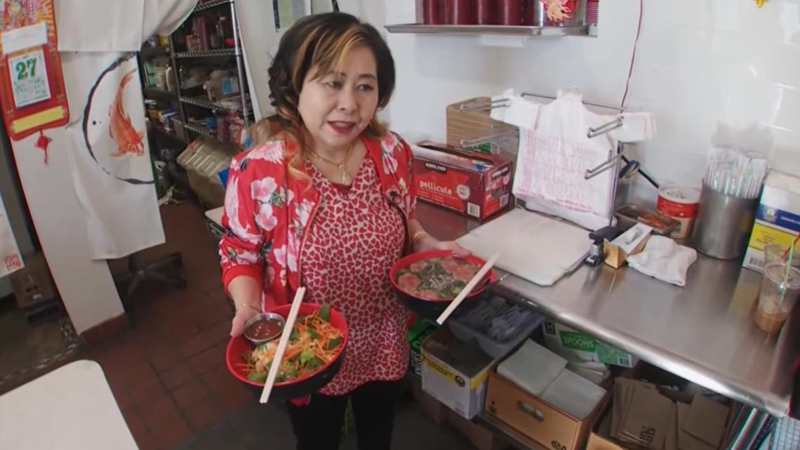 Minneapolis Restaurant Owner Opened Her Doors for Protesters Seeking Refuge: 'Come In, Come In'