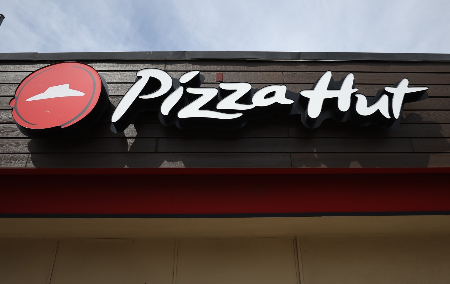 Pizza Hut Is Closing Hundreds of Locations Across the Country