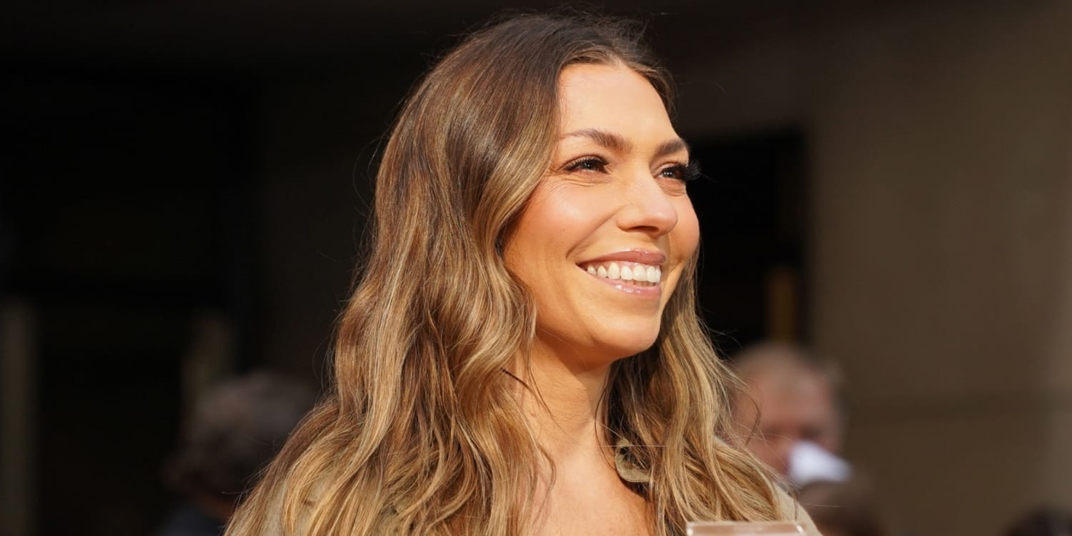 Brooke Shields' Hair Care, Editor-Approved Shapewear and More Top Brands At Shop Today Stages