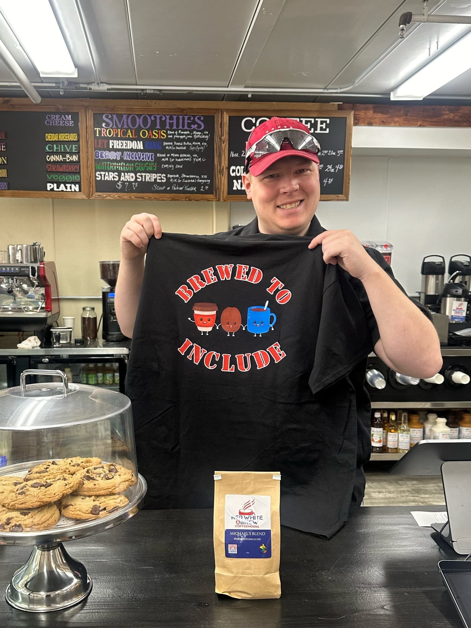 After a Barista Had $20 Stolen From His Tip Jar, Customers Showed up With Over $1,000