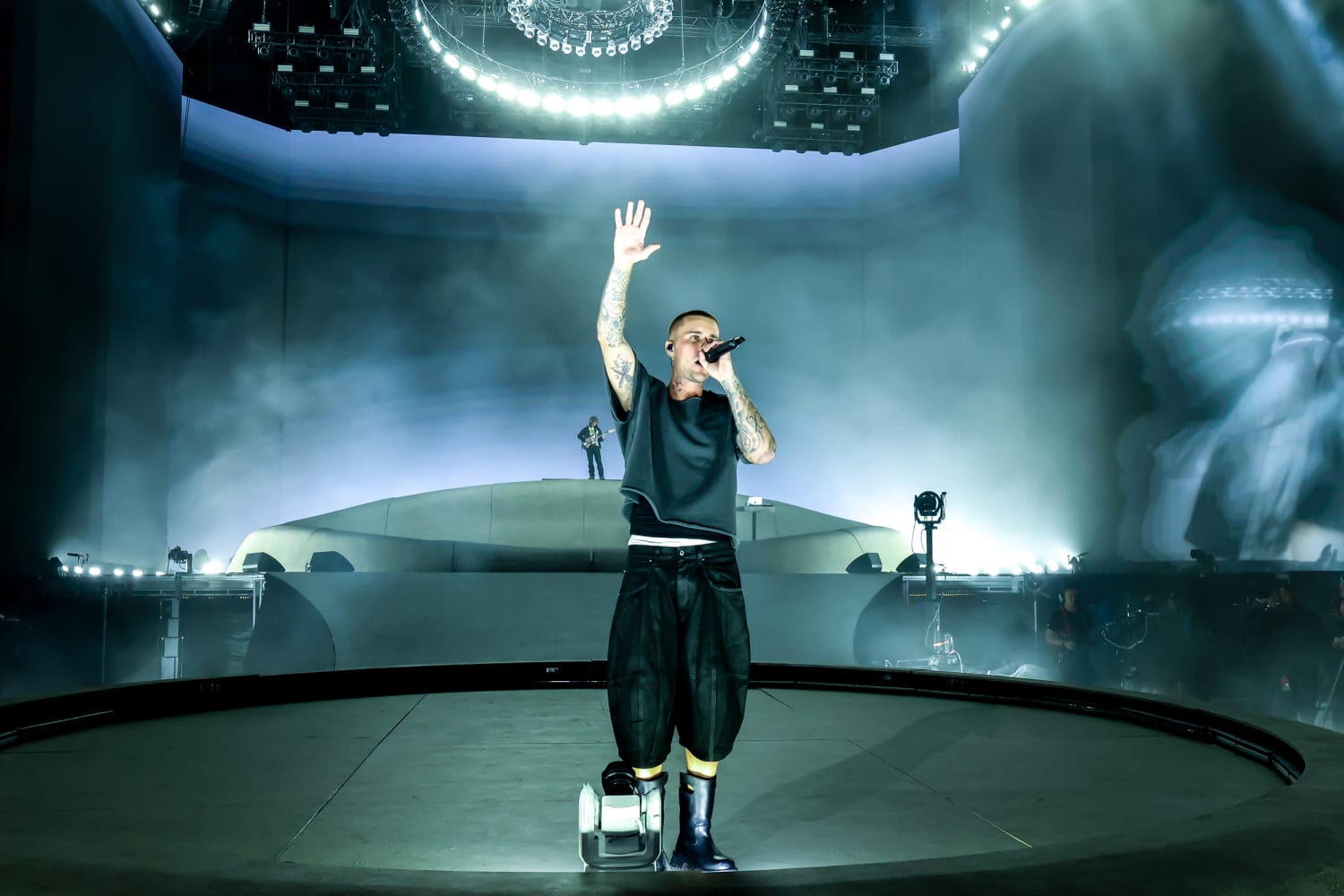 YouTube clips and a bare stage: How Justin Bieber captivated