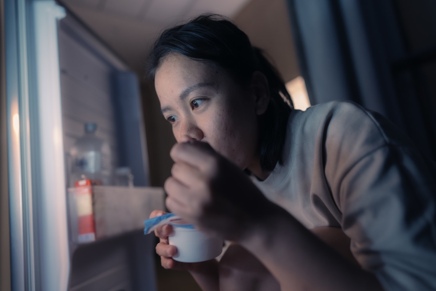 4 Things a Cardiologist Never Does After 7 p.m. for His Own Heart Health